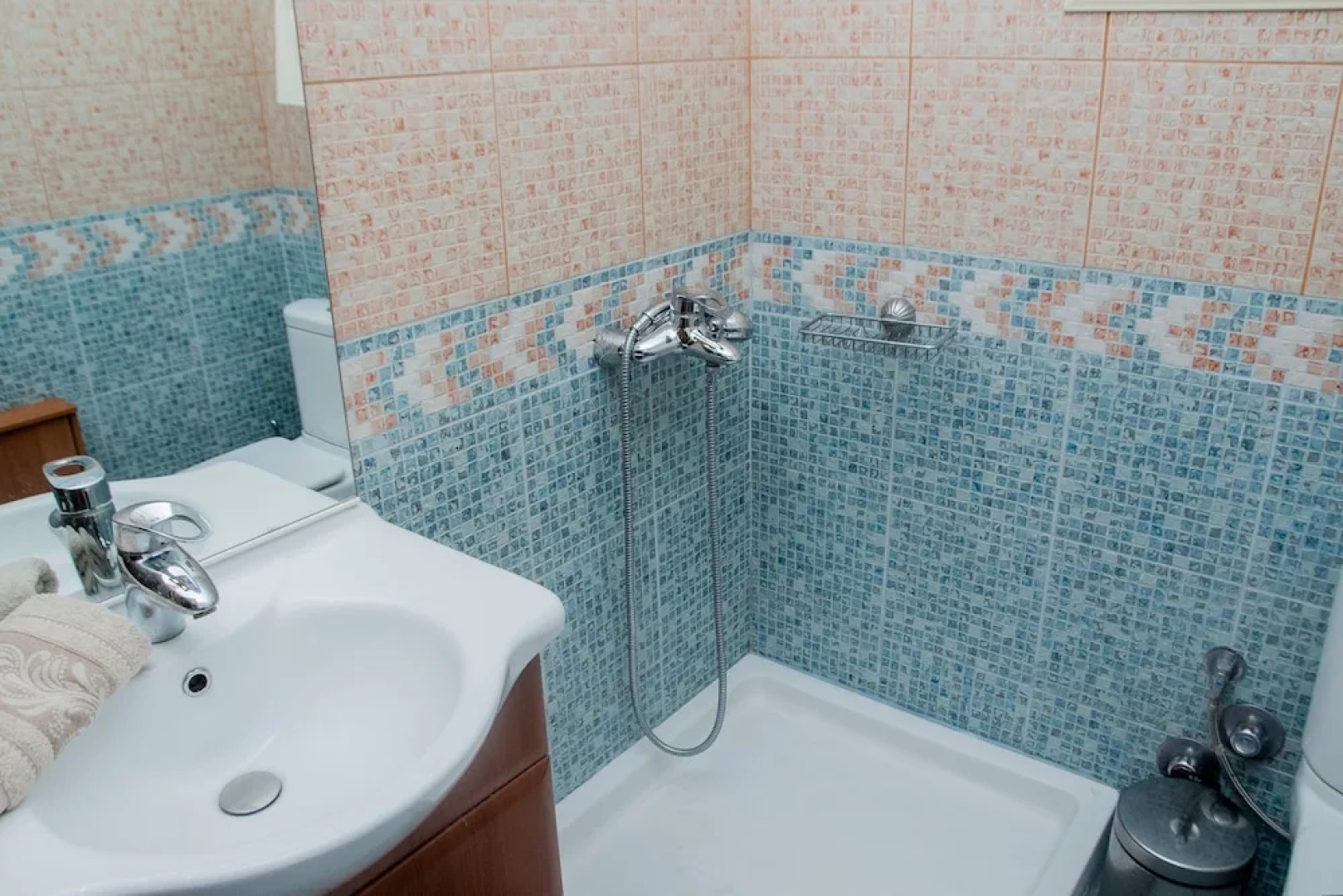 Beautiful Villa With Private Garden And Pool