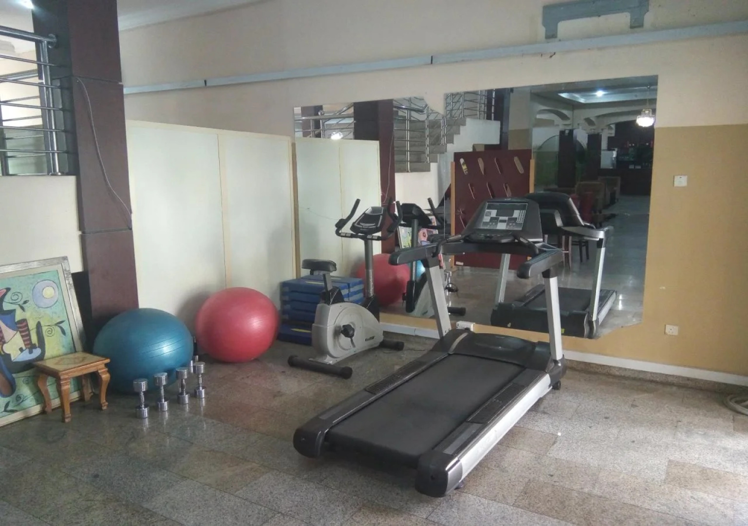 Kapital Klub & Apartments