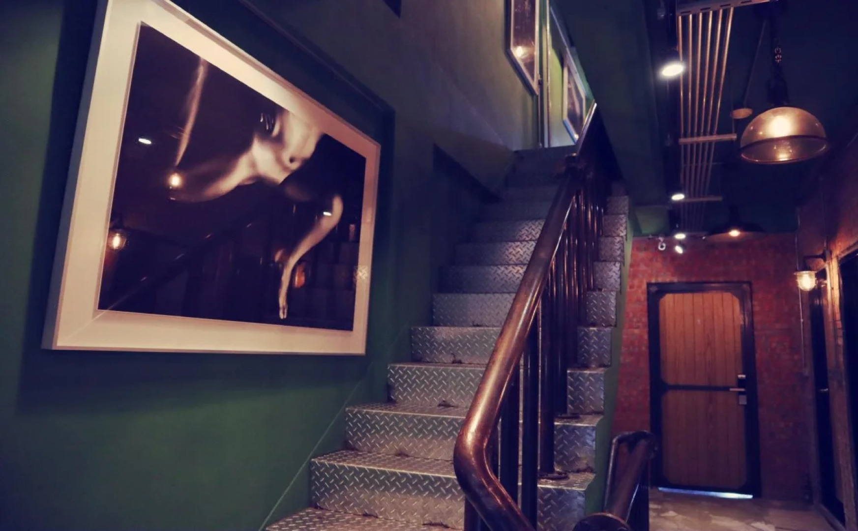 Travel Charger Hostel