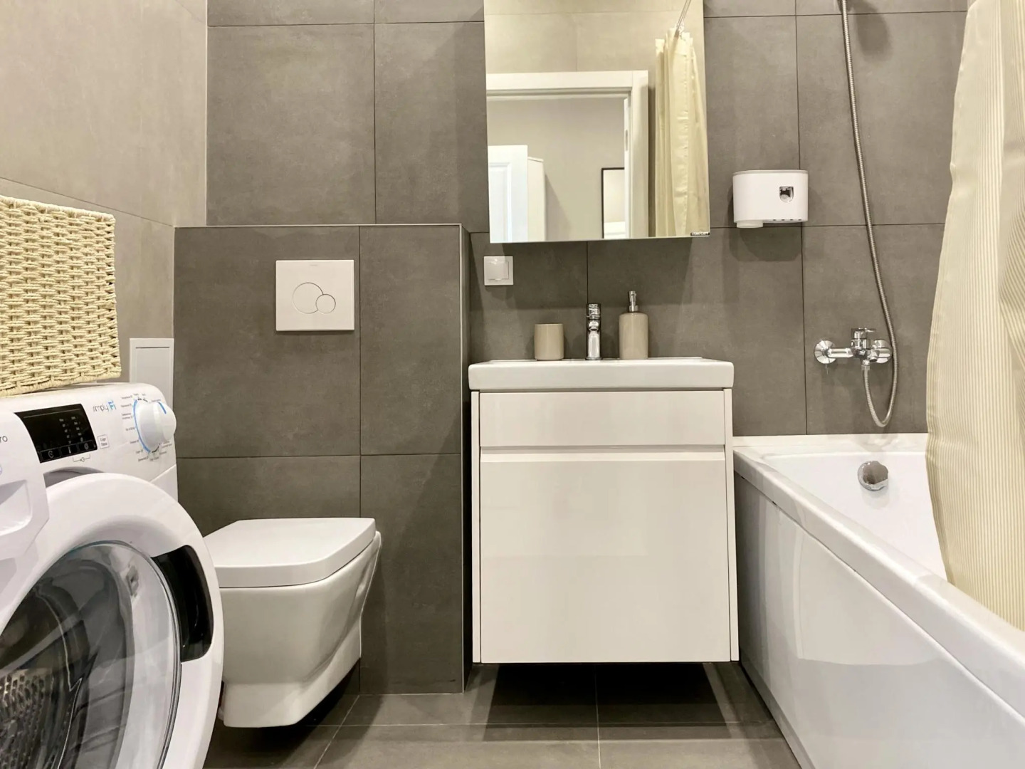 Compass (Компасс) на улице Сергея Джанбровского 5