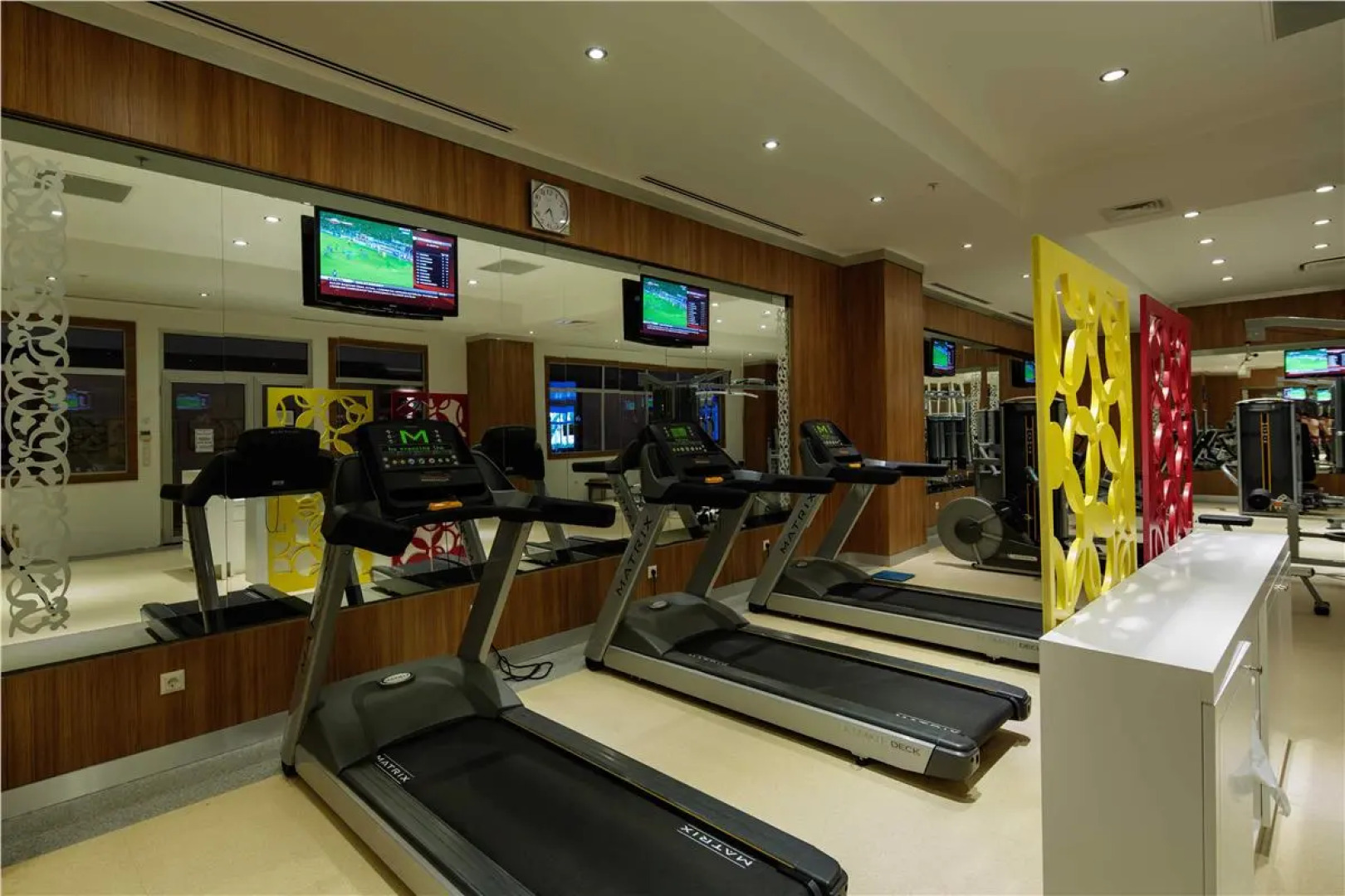 Crystal Tat Beach Pearl Collection