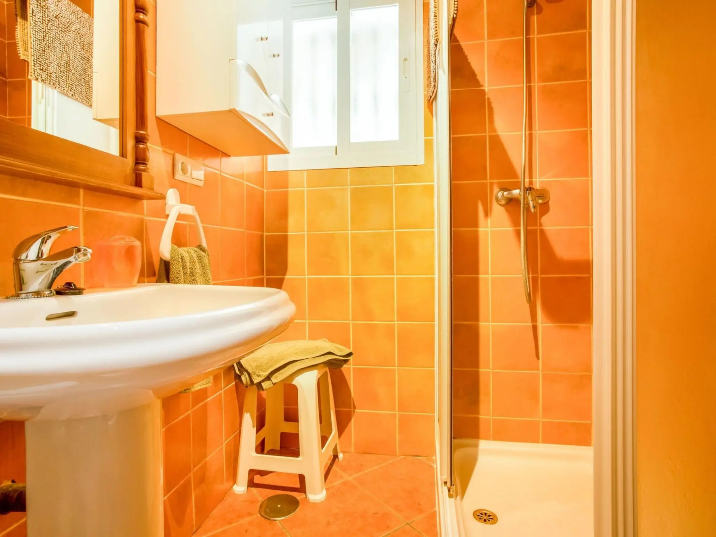 Classy Holiday Home in Guaro With Private Swimming Pool