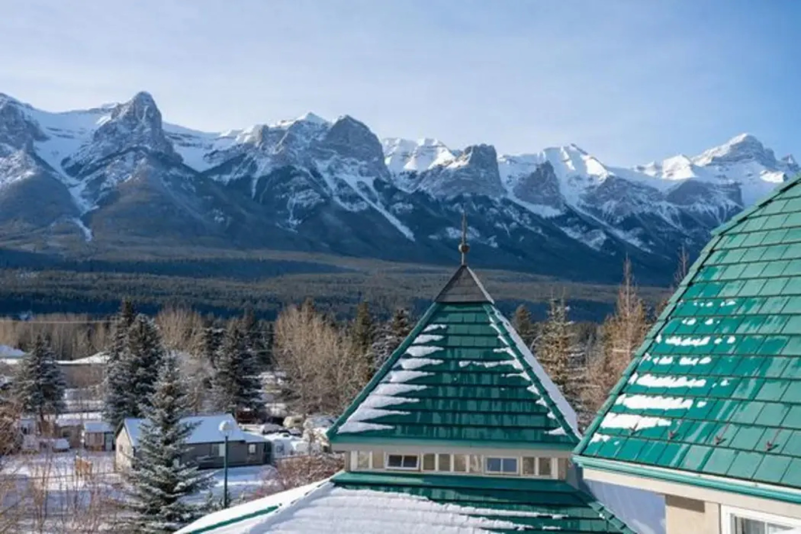 Pocaterra Inn & Waterslide