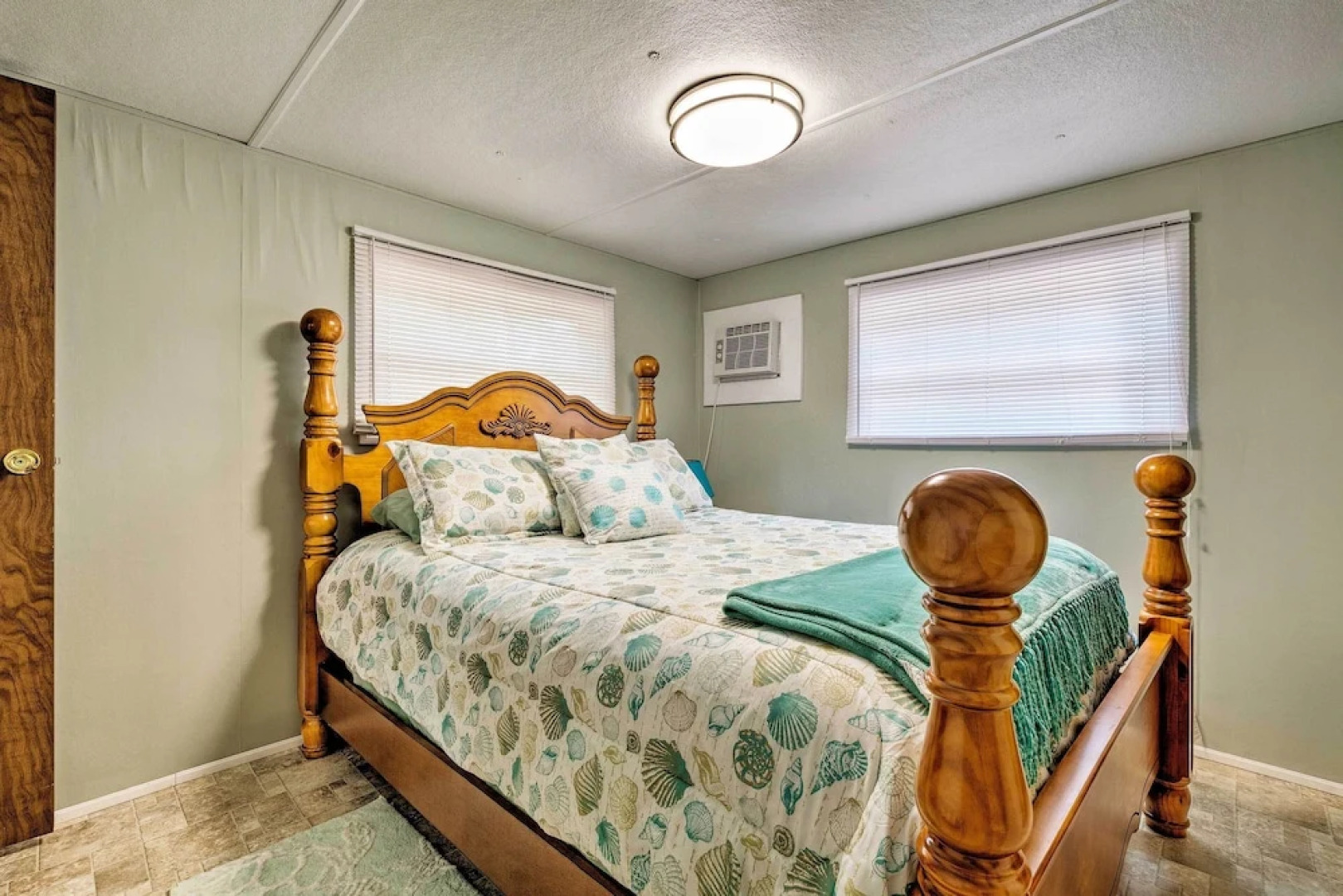 Cabin w/ Fire Pit, Walk to Steinhatchee River!