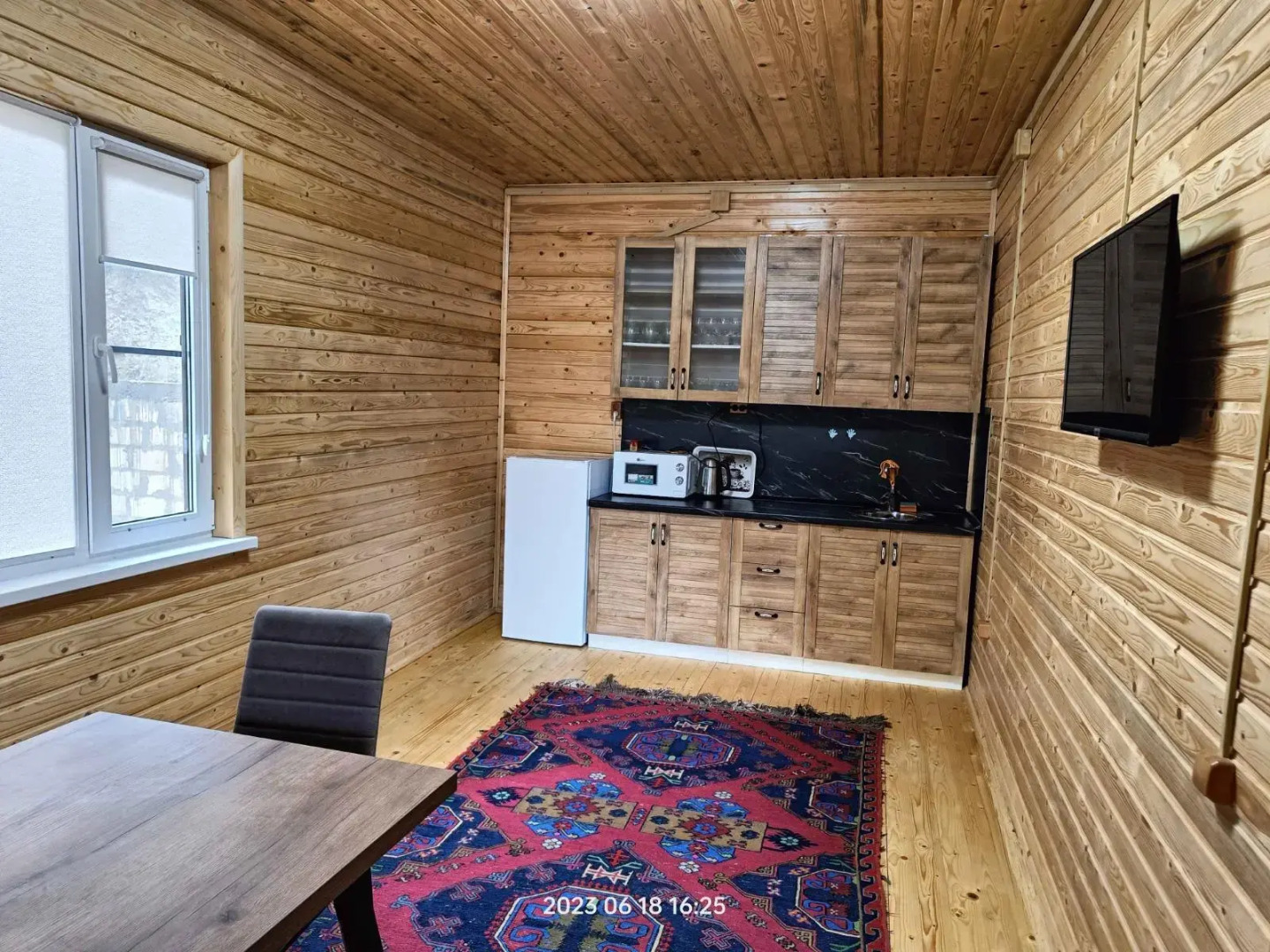 Коттеджи на Крепости семи братьев и одной сестры в Хучни