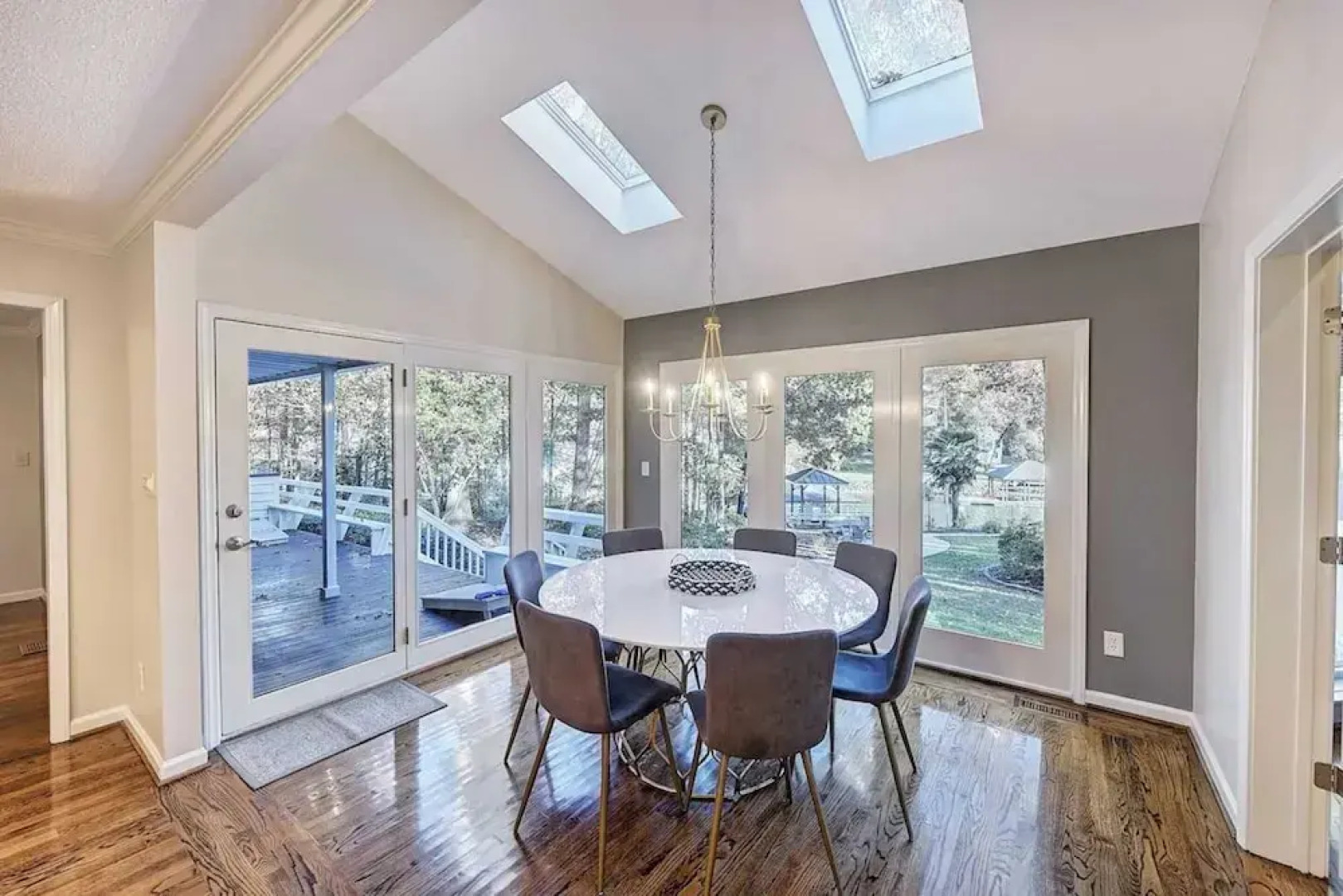 Lakefront Home Private Dock, Tiki Bar, Firepit Shore to Please by Avantstay