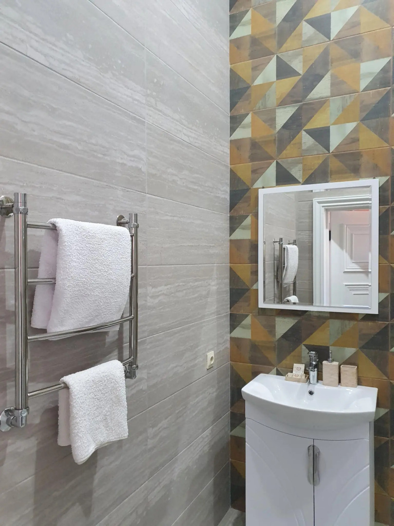 Anna and King  (on Zheleznodorozhnoy)