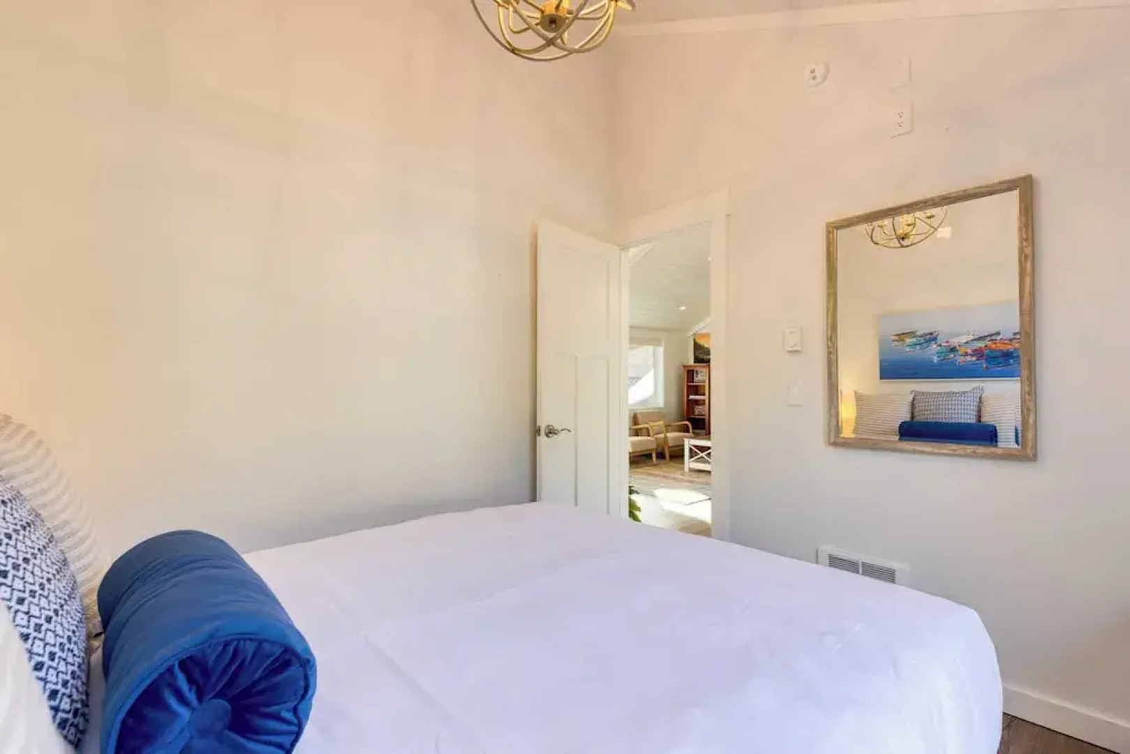 Cozy Whidbey Island Stay Steps on the Beach Fireplace, Bbq, Near Trails