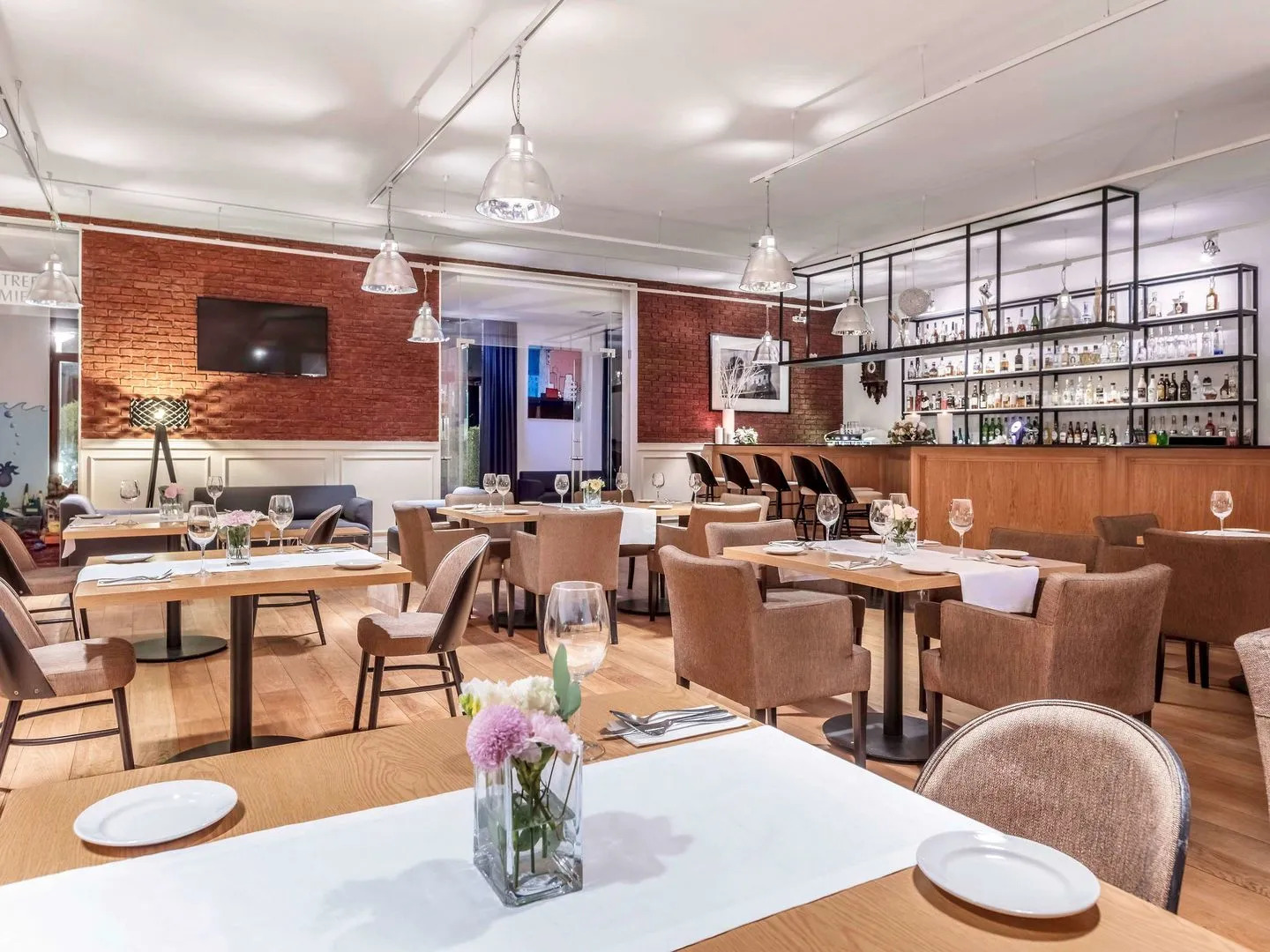 Mercure Wiazowna Brant