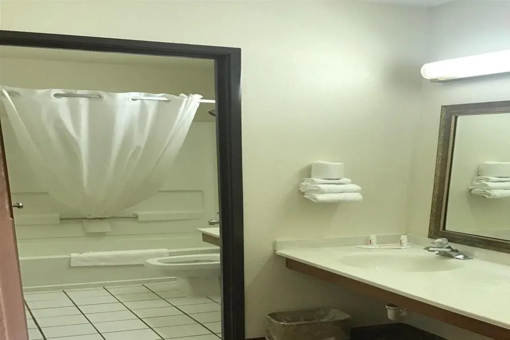 Super 8 By Wyndham Belleville