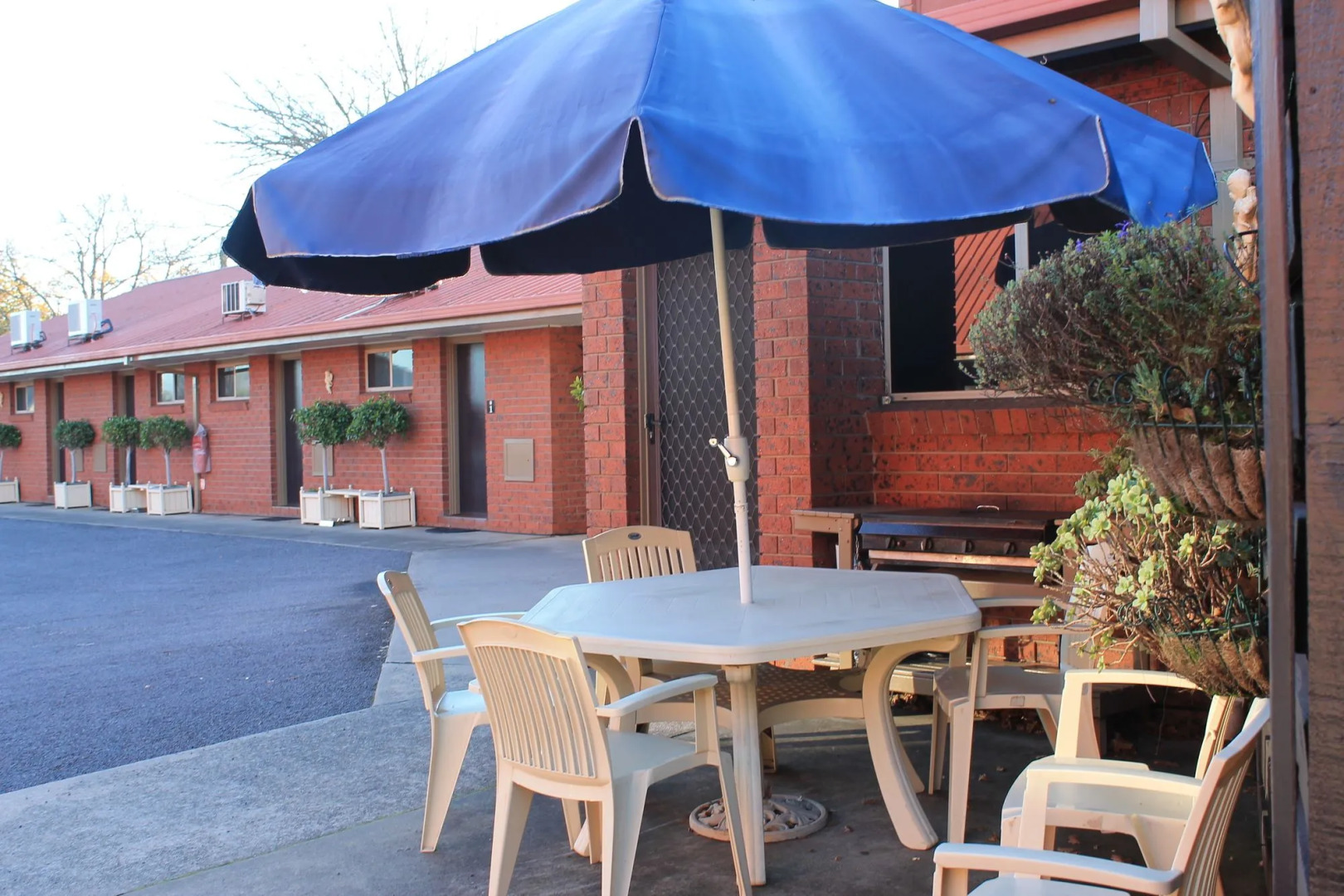 AAt 28 Goldsmith Motel