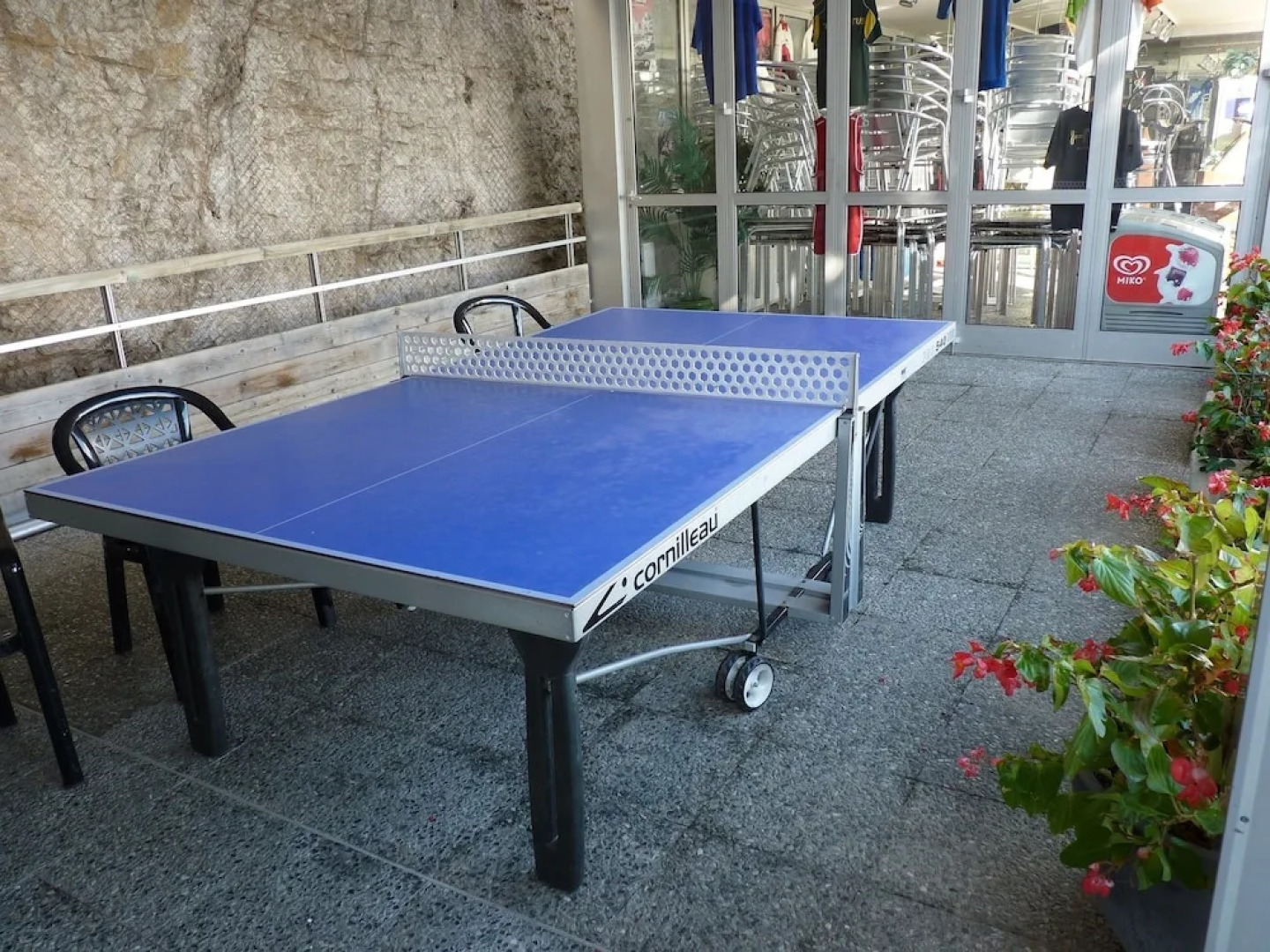 Grande piscine a debordement vue mer