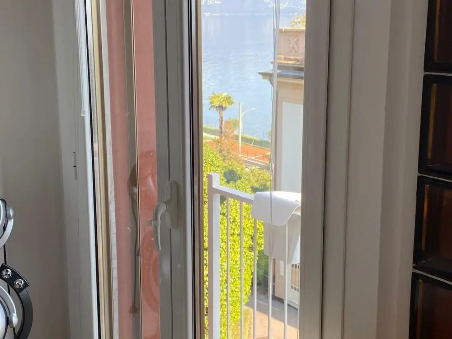 Elizaveta Apartment With Lake View and Terrace