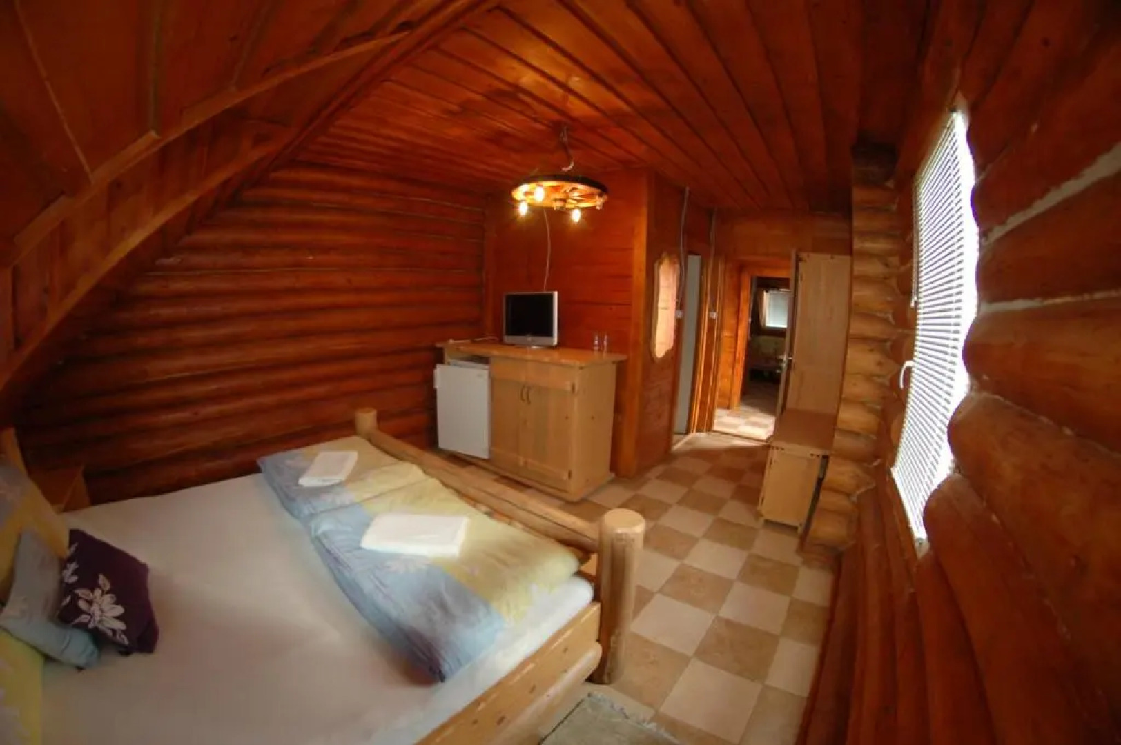 Rönk-wellness Panzió Mezőpeterd