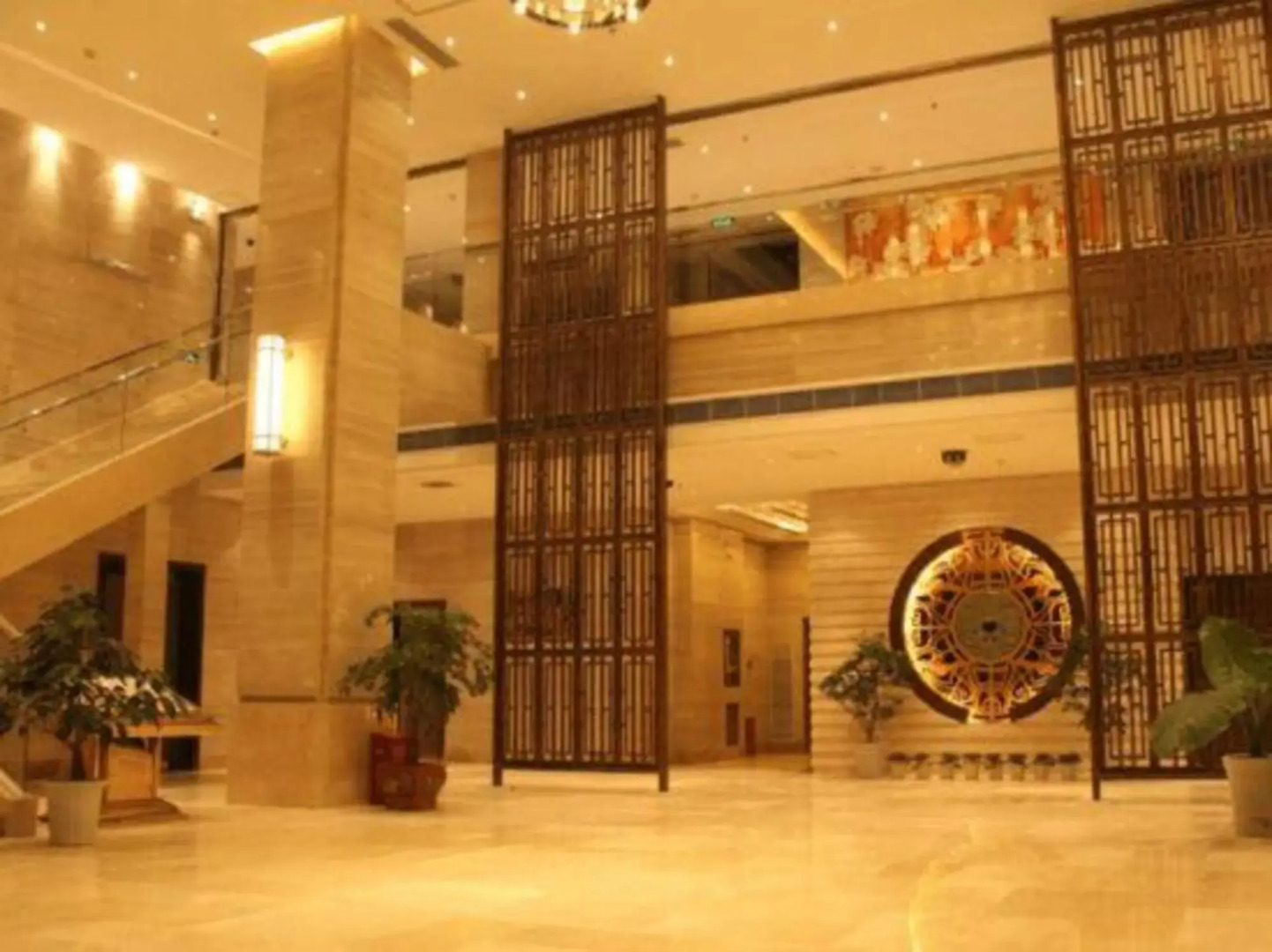 Yicheng Lanbowan Hotspring Holiday Hotel
