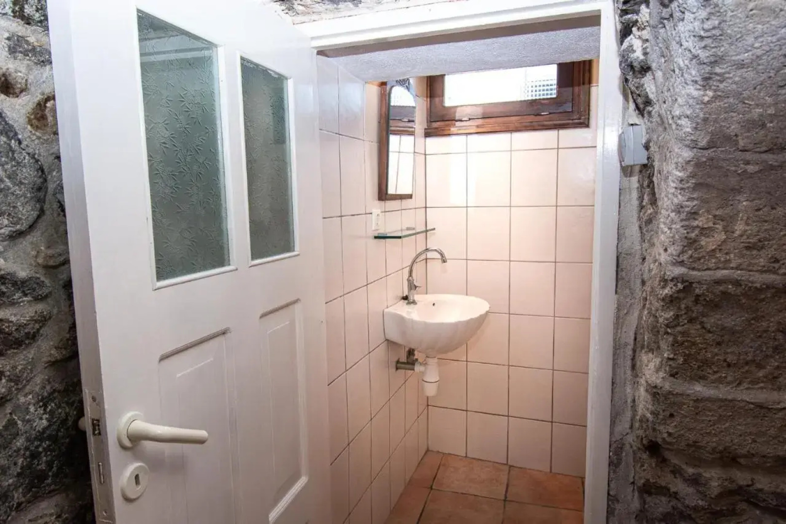 Plousiadi΄s Stone House