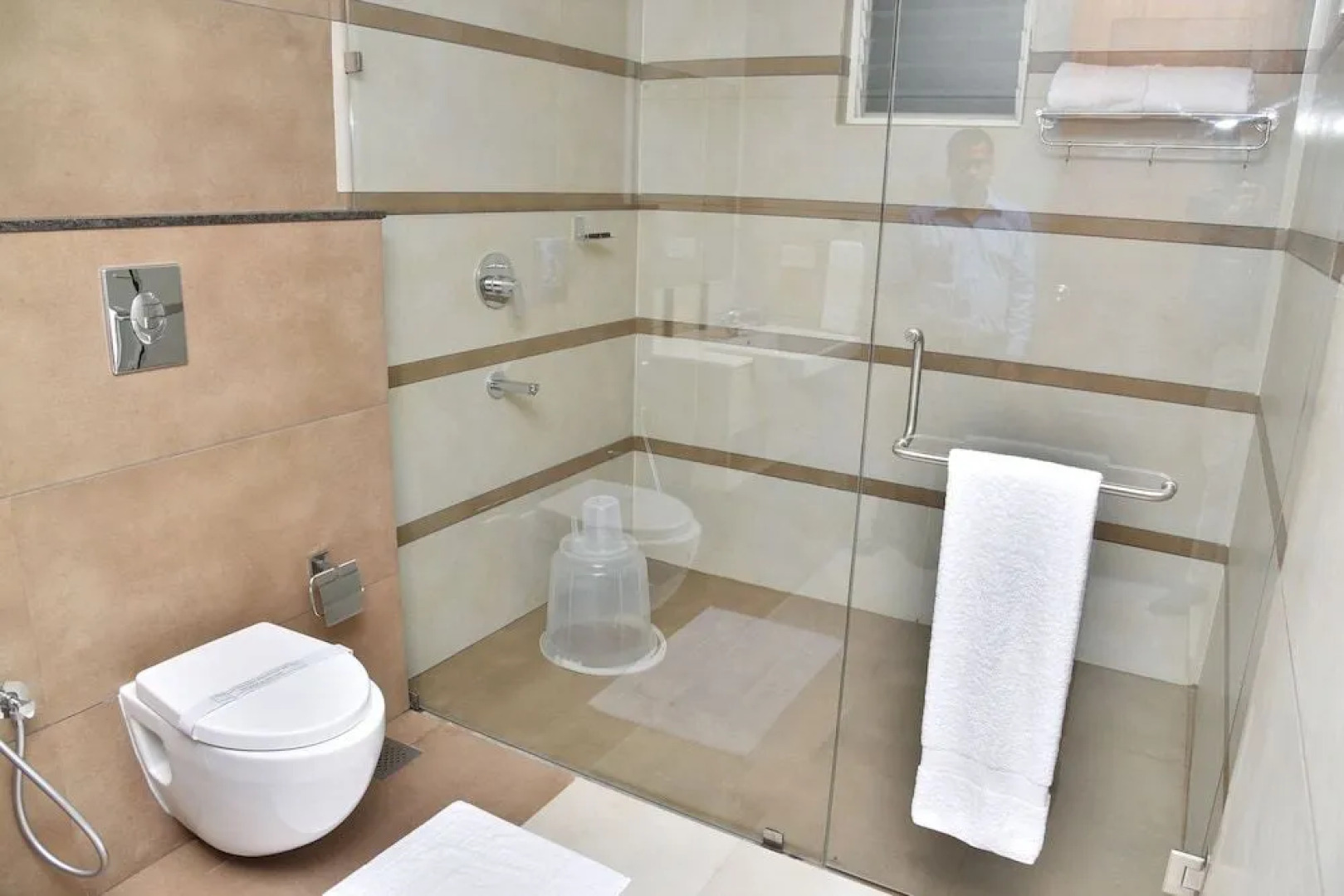 Navaratna Inn A Luxury Hotel