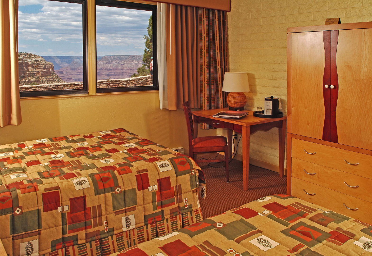 Kachina Lodge - Inside the Park