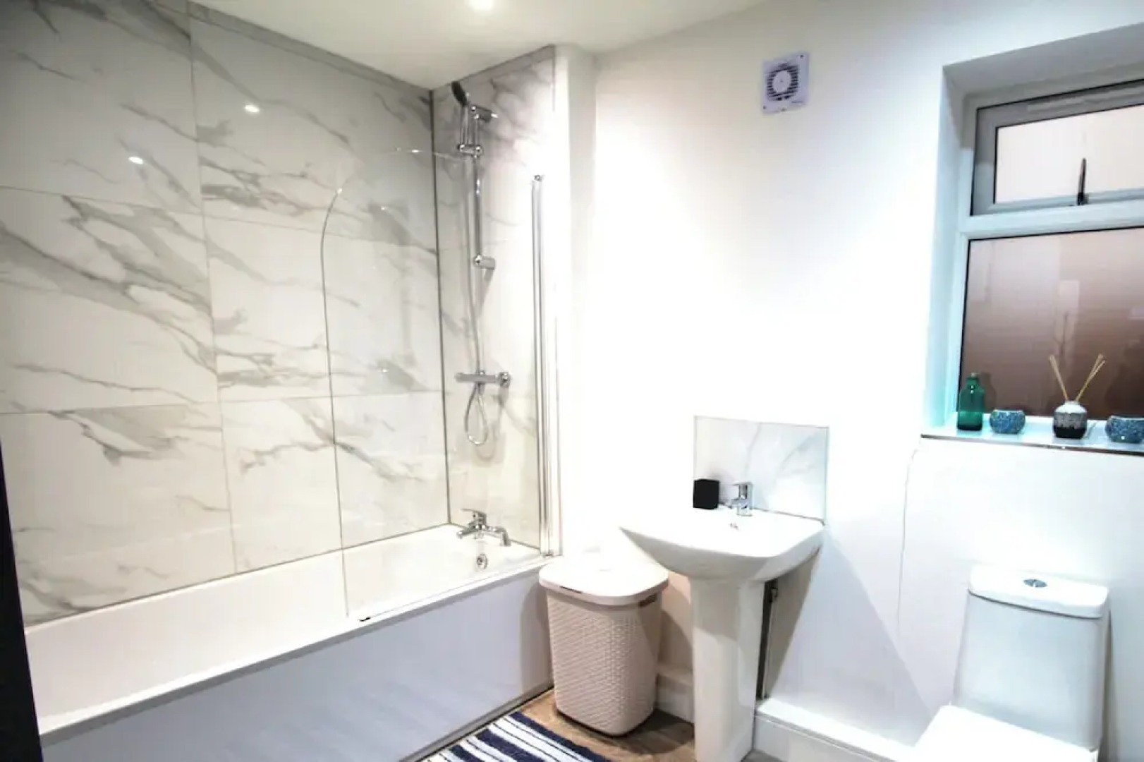 2 Bed Bungalow - Enclosed Garden - Wheel Chair Acc