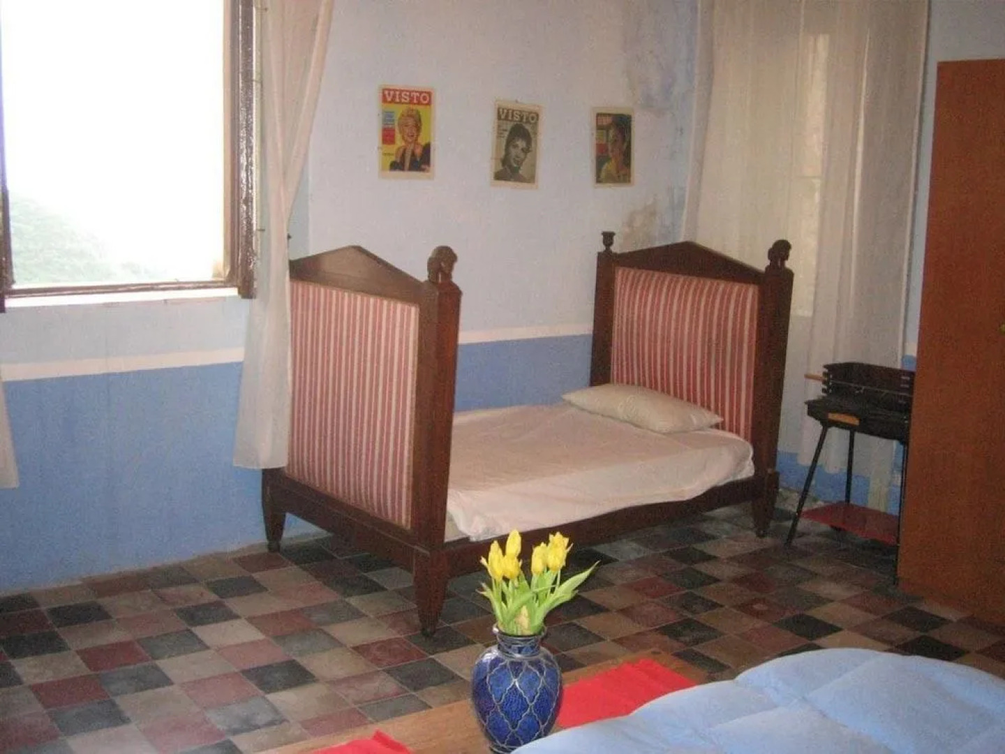 Views of mountains and the sea