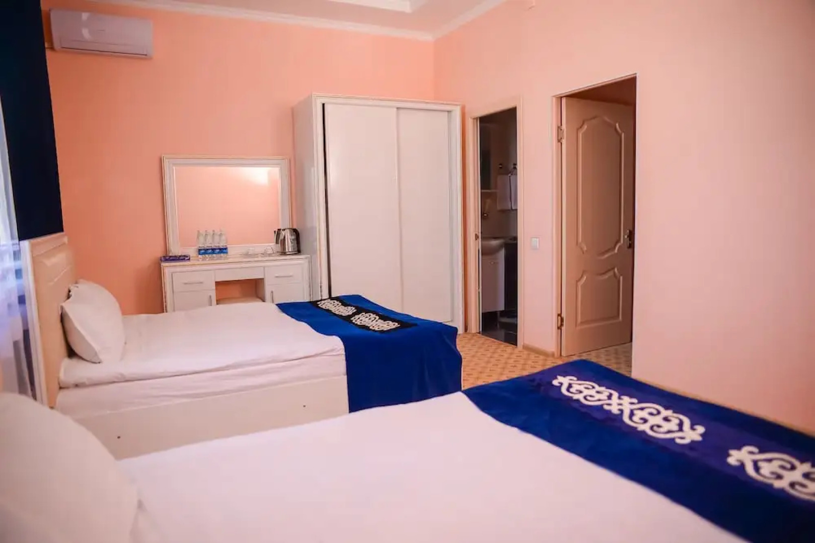 Отель Sultan Jalal-Abad