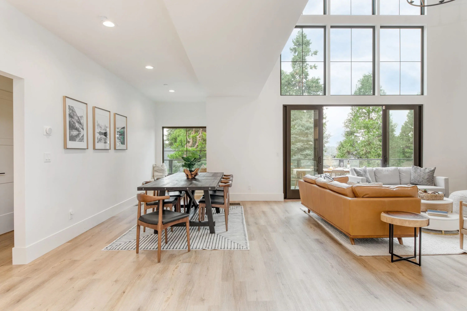 Luxury Retreat, 5mins to the Lake Game Room + Fire Pit Howlite by Avantstay