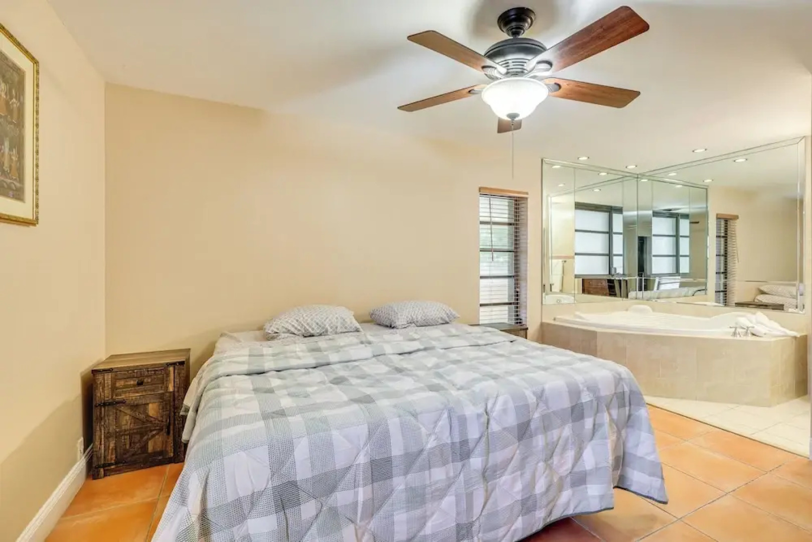 Pet-friendly Home w/ Yard ~ 3 Mi to Zoo Miami!