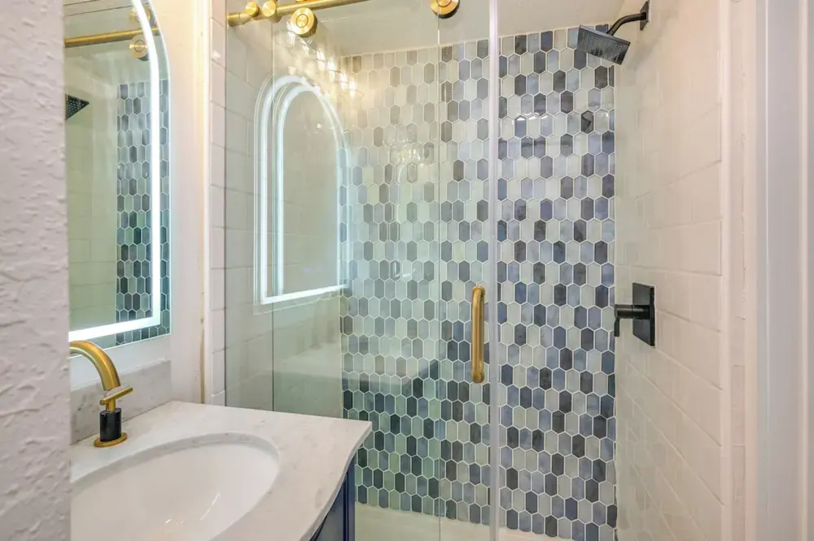 Luxe Lake Granbury Retreat: Dock, Deck & Game Room