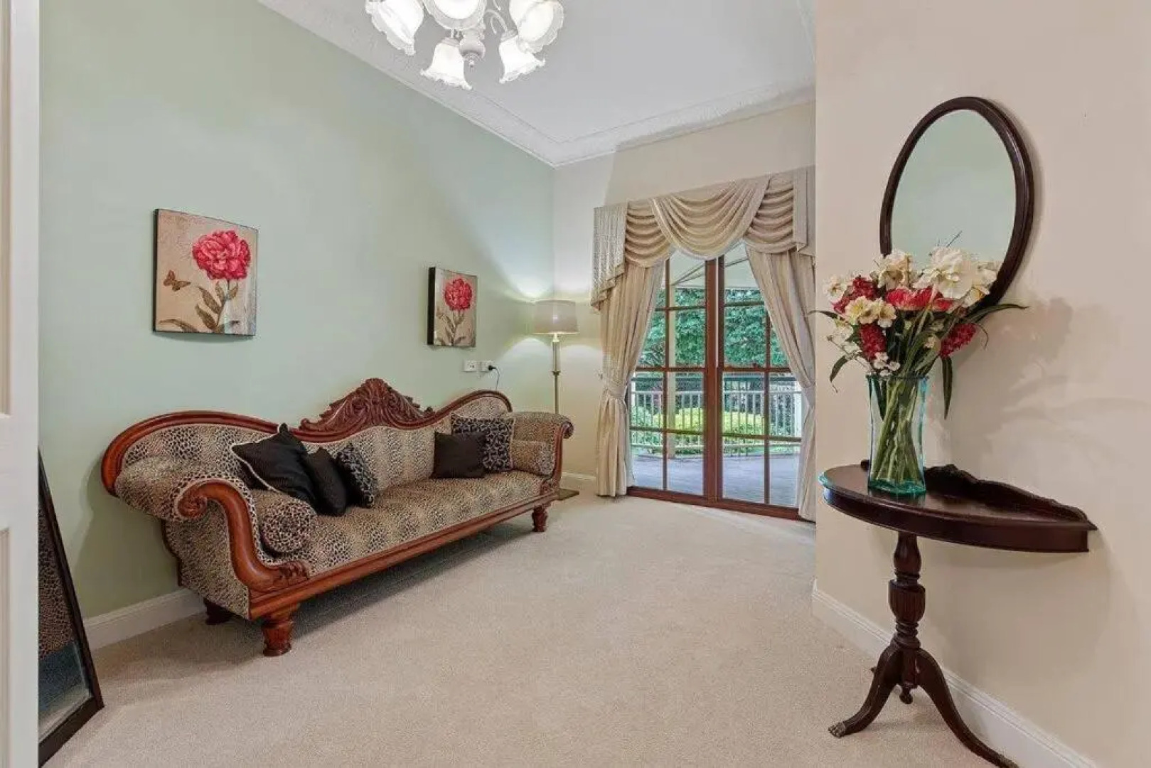 Palatial Queenslander for Groups of Family & Friends!