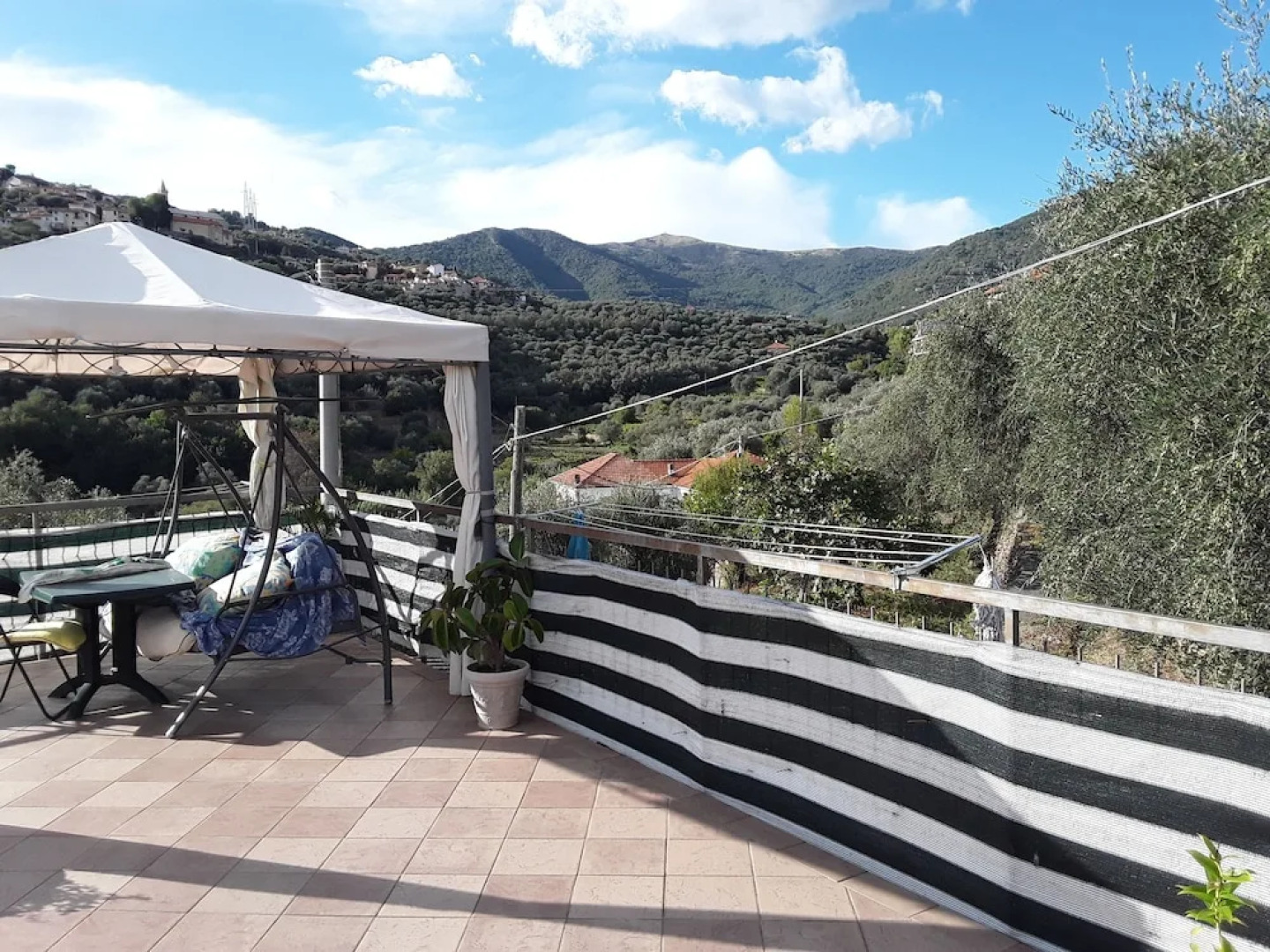 Room in Guest Room - Valle Degli Ulivi - Liguria, Italia