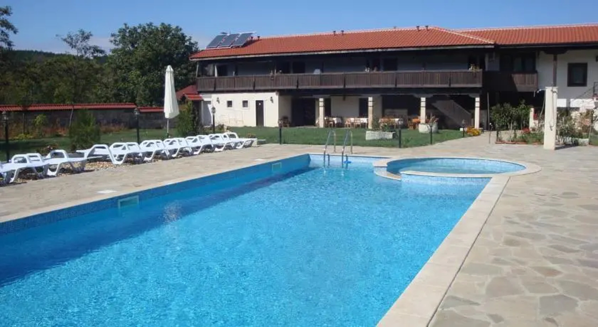 Guest House Black Lom