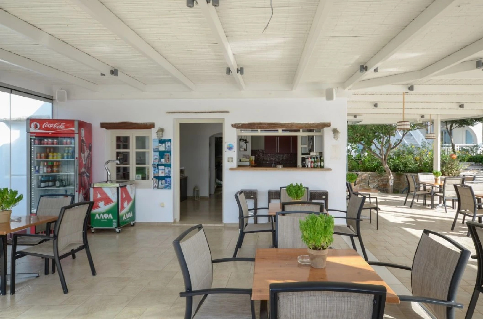 Birikos Hotel & Suites