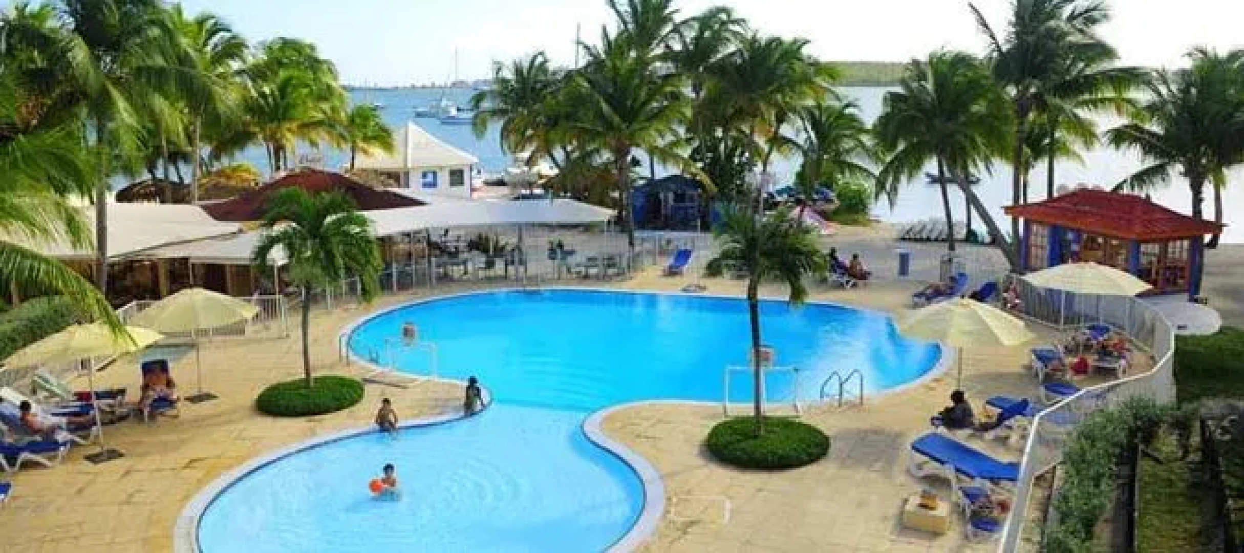 Le Flamboyant Village
