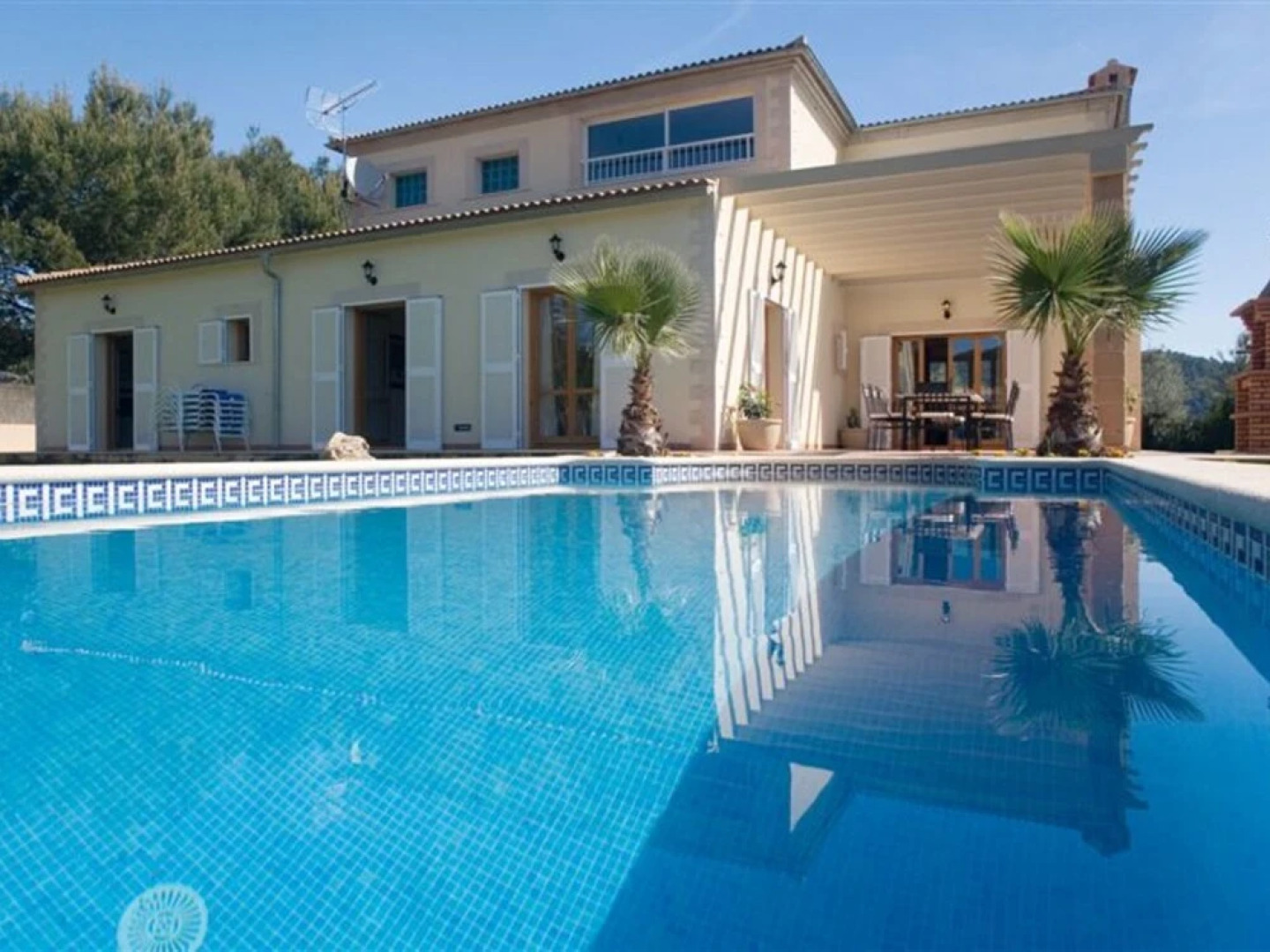 Quaint Villa with Jacuzzi in Sa Pobla
