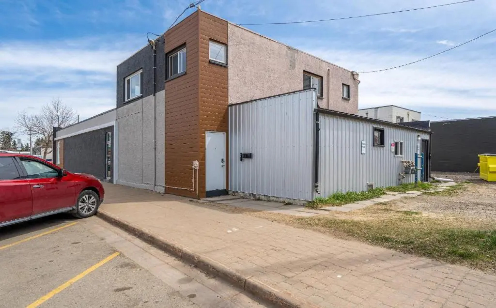 The Hidden Loft I 5-min Walk 2 Beach I DT I 55 TV