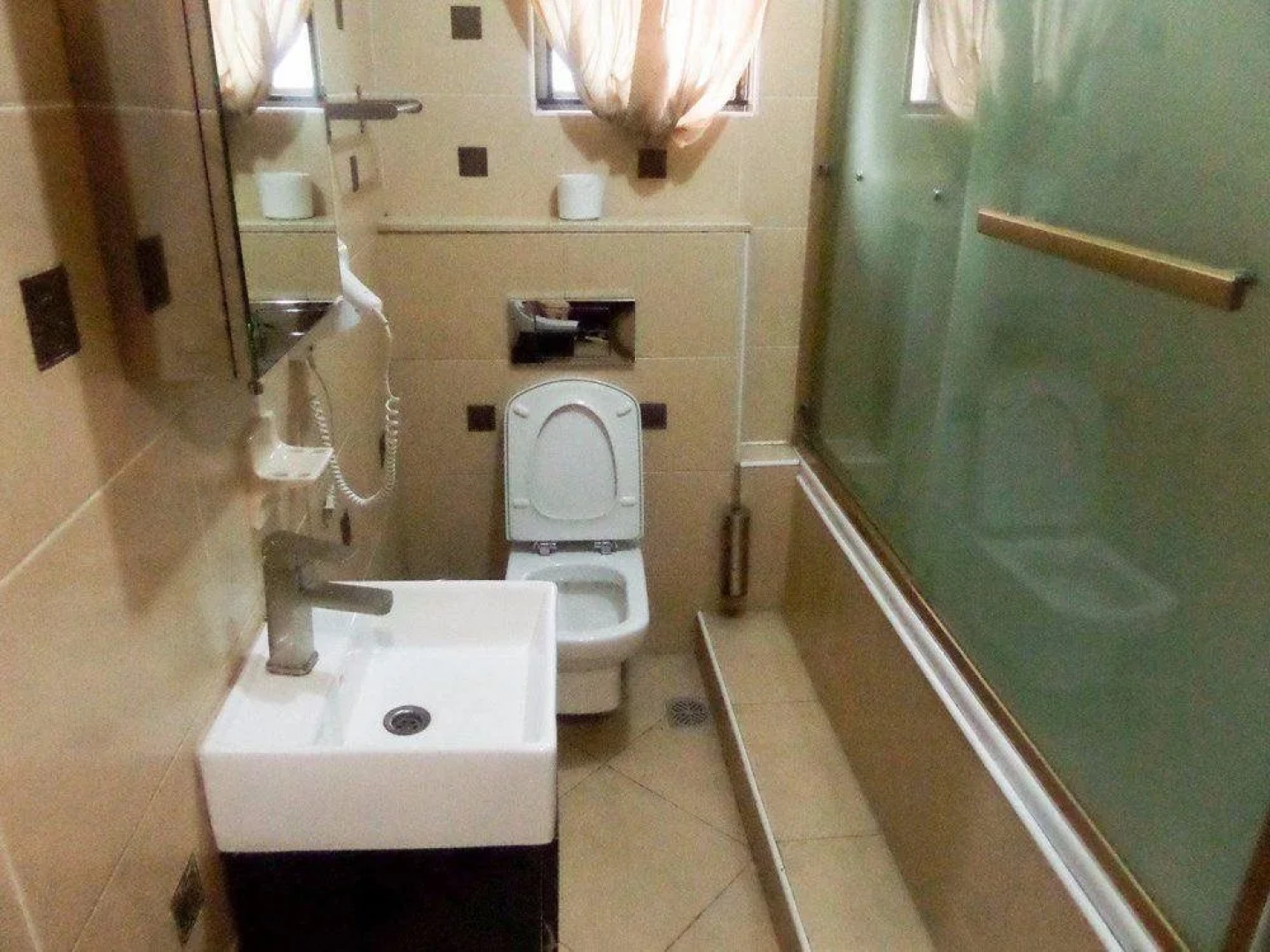 Firstview Luxury Apartment Hotel