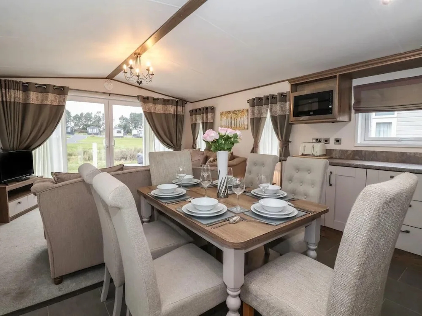 Whispering Willows 2-bed Lodge in Scarborough