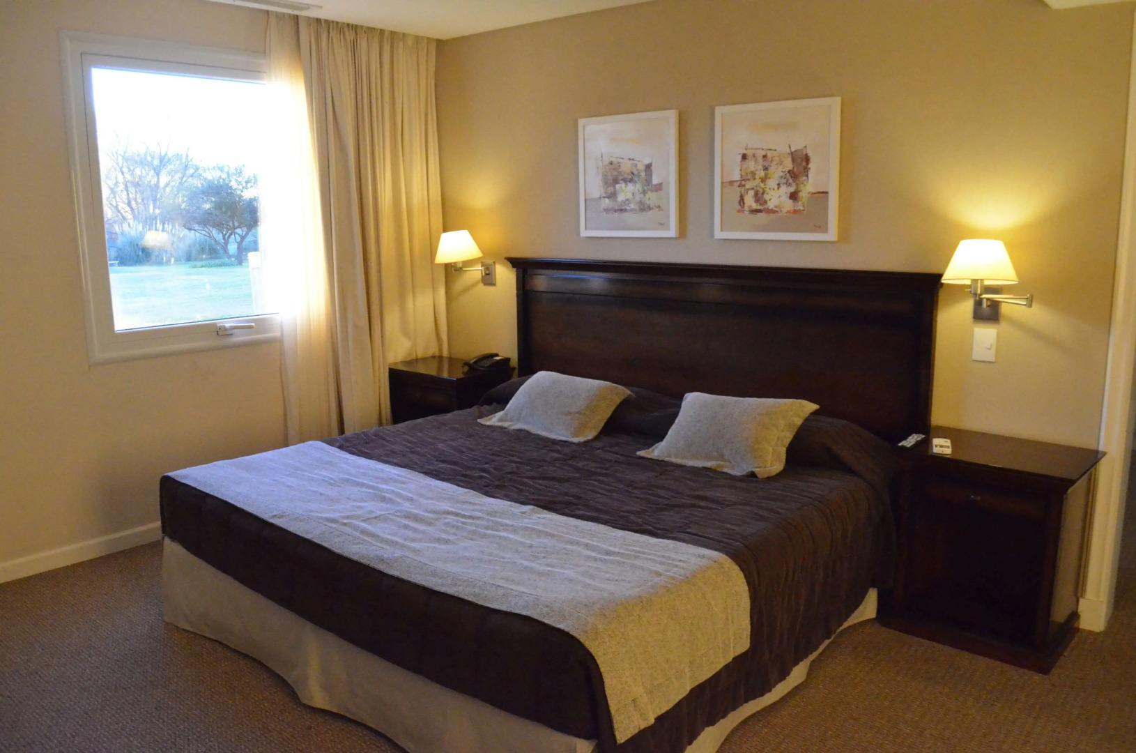 Howard Johnson Hotel & Convention Center by Wyndham, Merlo