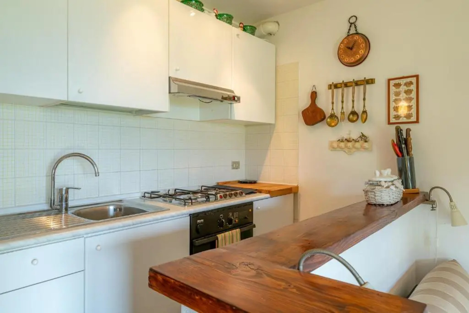 Panorama Lake and Garden by Wonderful Italy