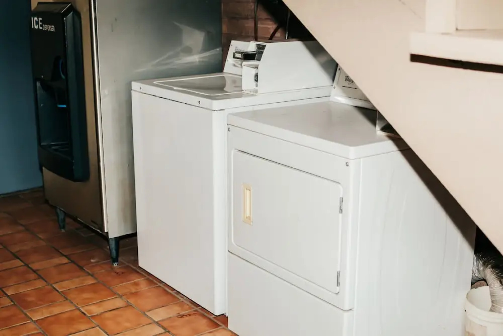 Victorian Inn & Suites