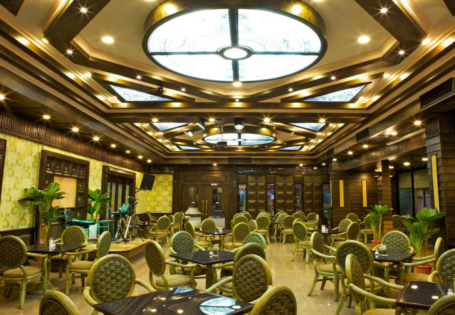 Ruean Phae Royal Park Hotel