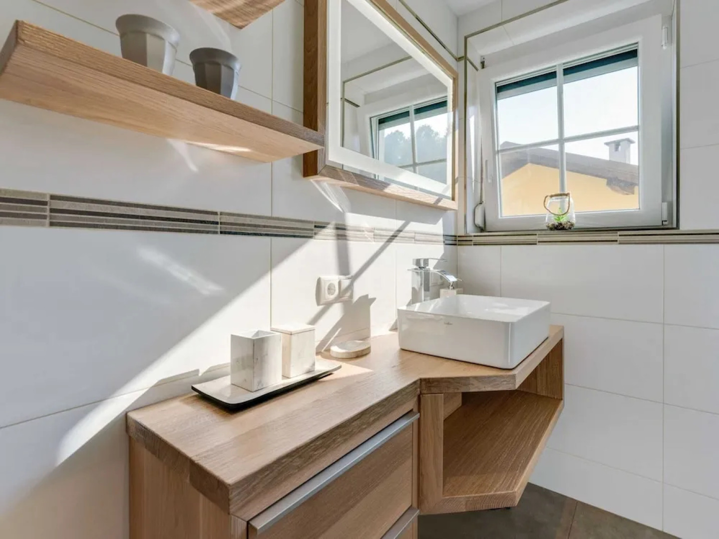 Holiday Home Near Lake