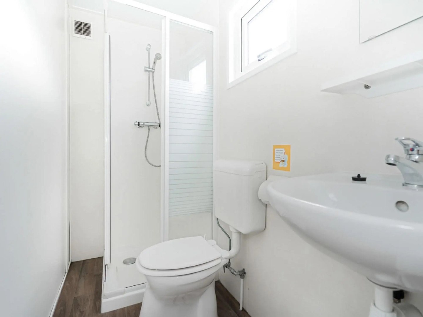 Chalet in Holiday Park With Private Terrace