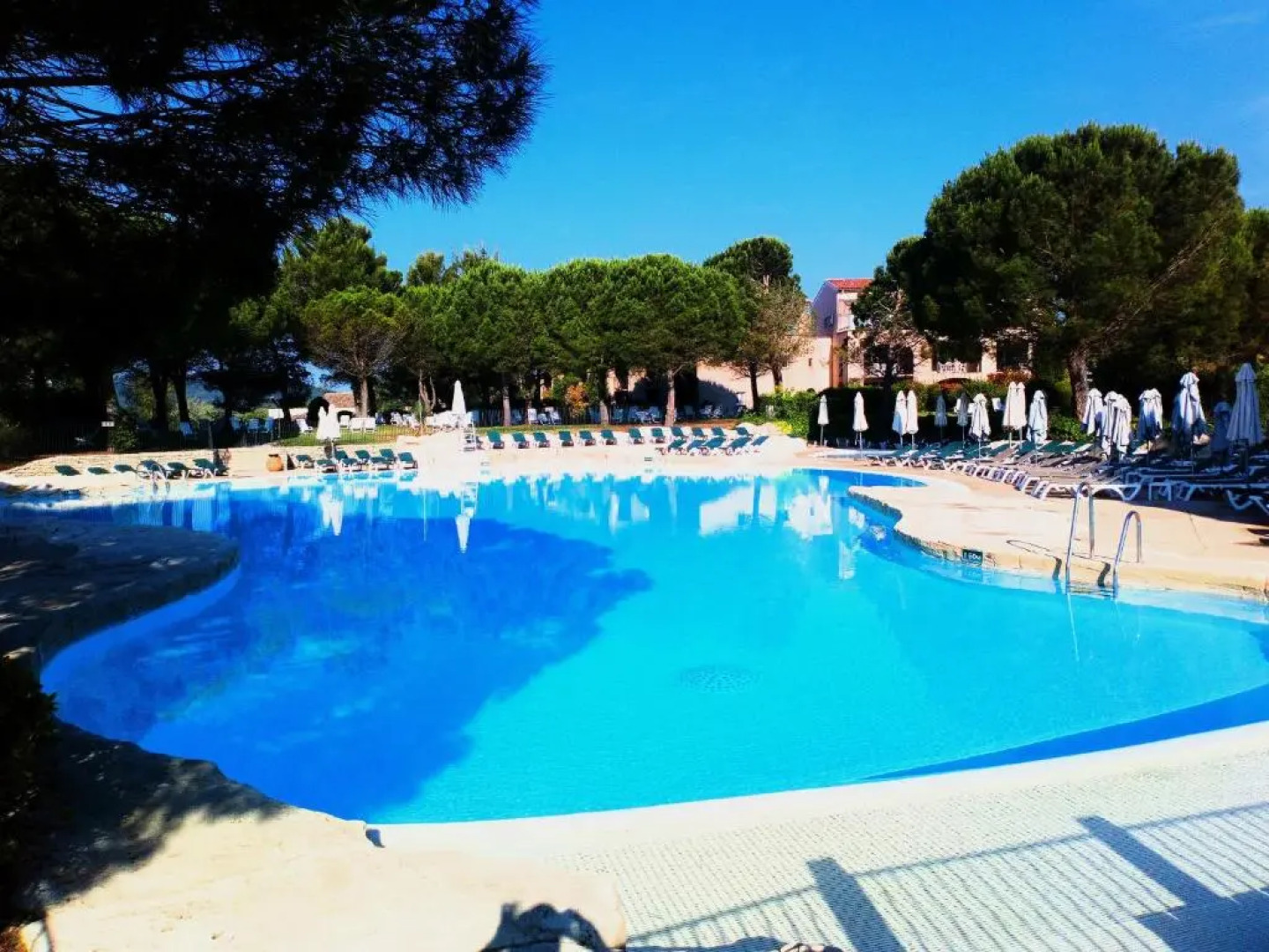 Charmant T2 climatisé avec belle vue , Golf de Pont-Royal