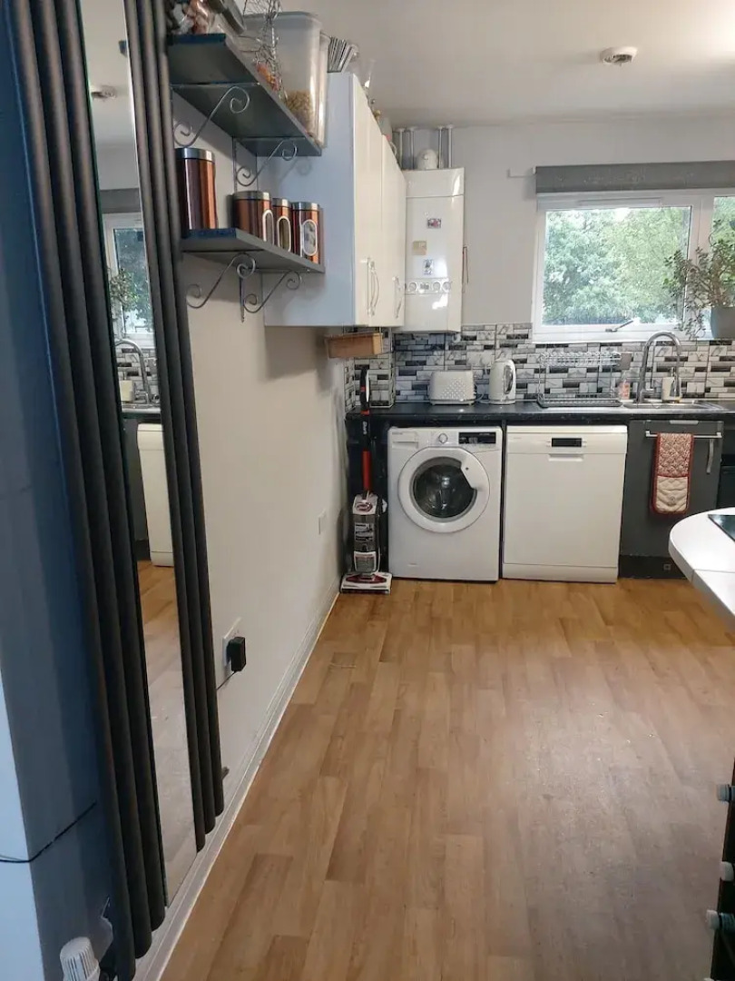 Charming 2-bed Apartment in Eastleigh