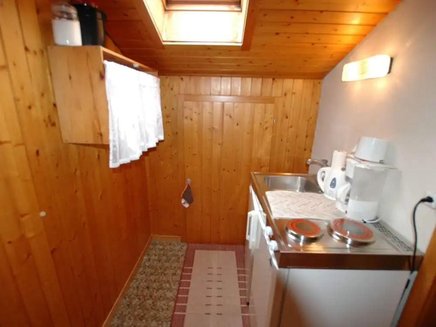 Pristine Home in a Charming Village, Large Grassy Sunbathing Area, View of the Mönch and Jungfrau