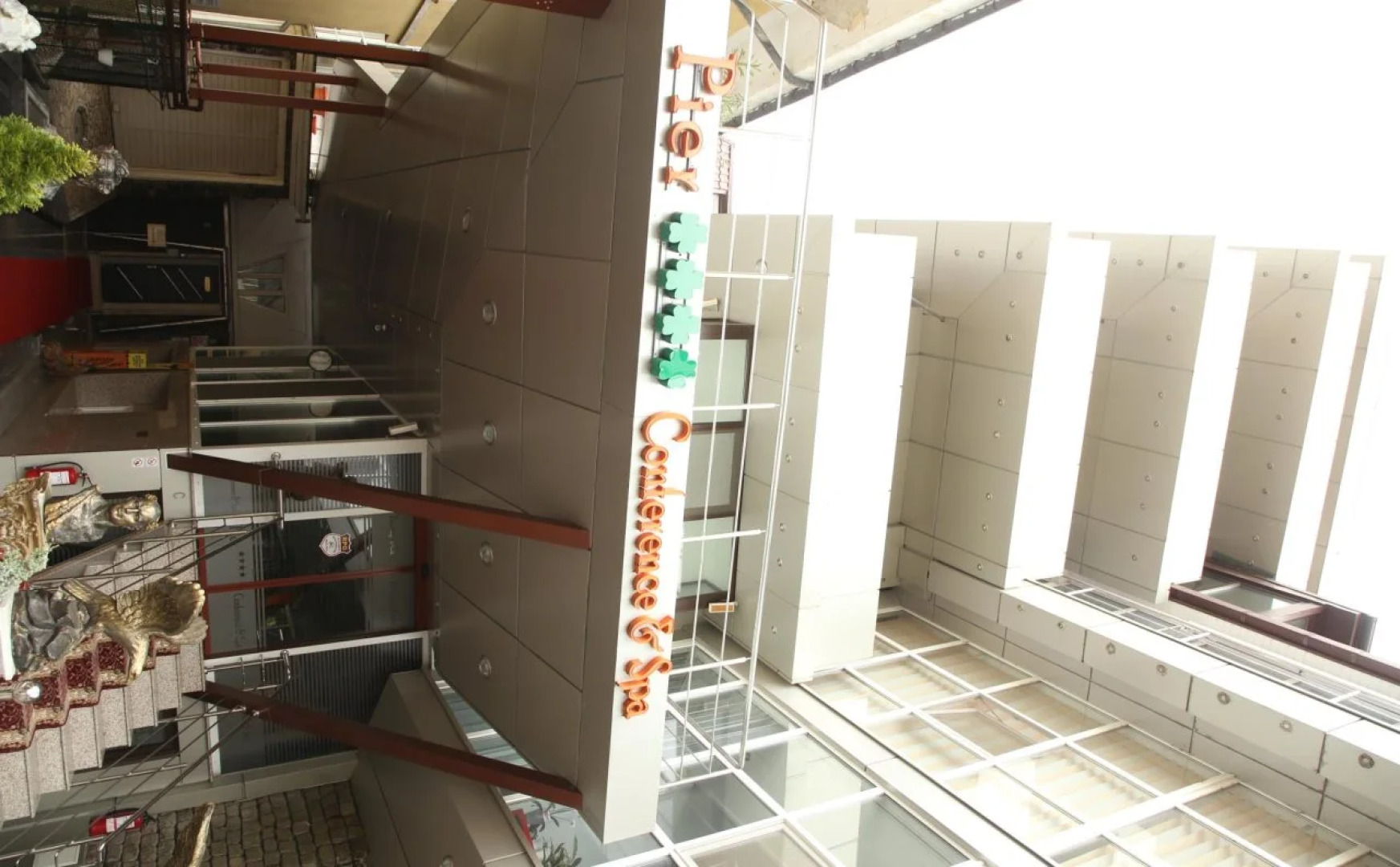 Grand Pier Hotel Old Town