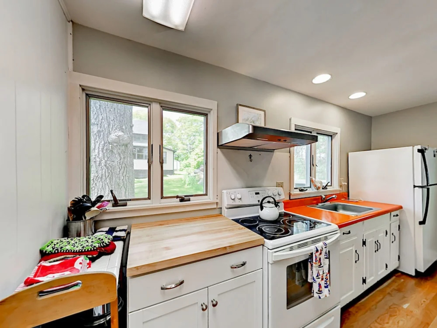 18 Spring St Cottage 4 Bedrooms 2 Bathrooms Cottage