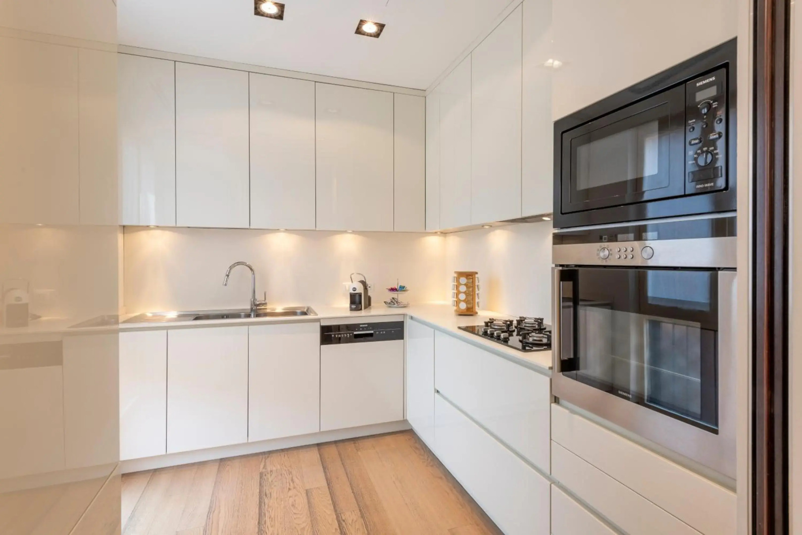 Milan Royal Suites & Luxury Apartments