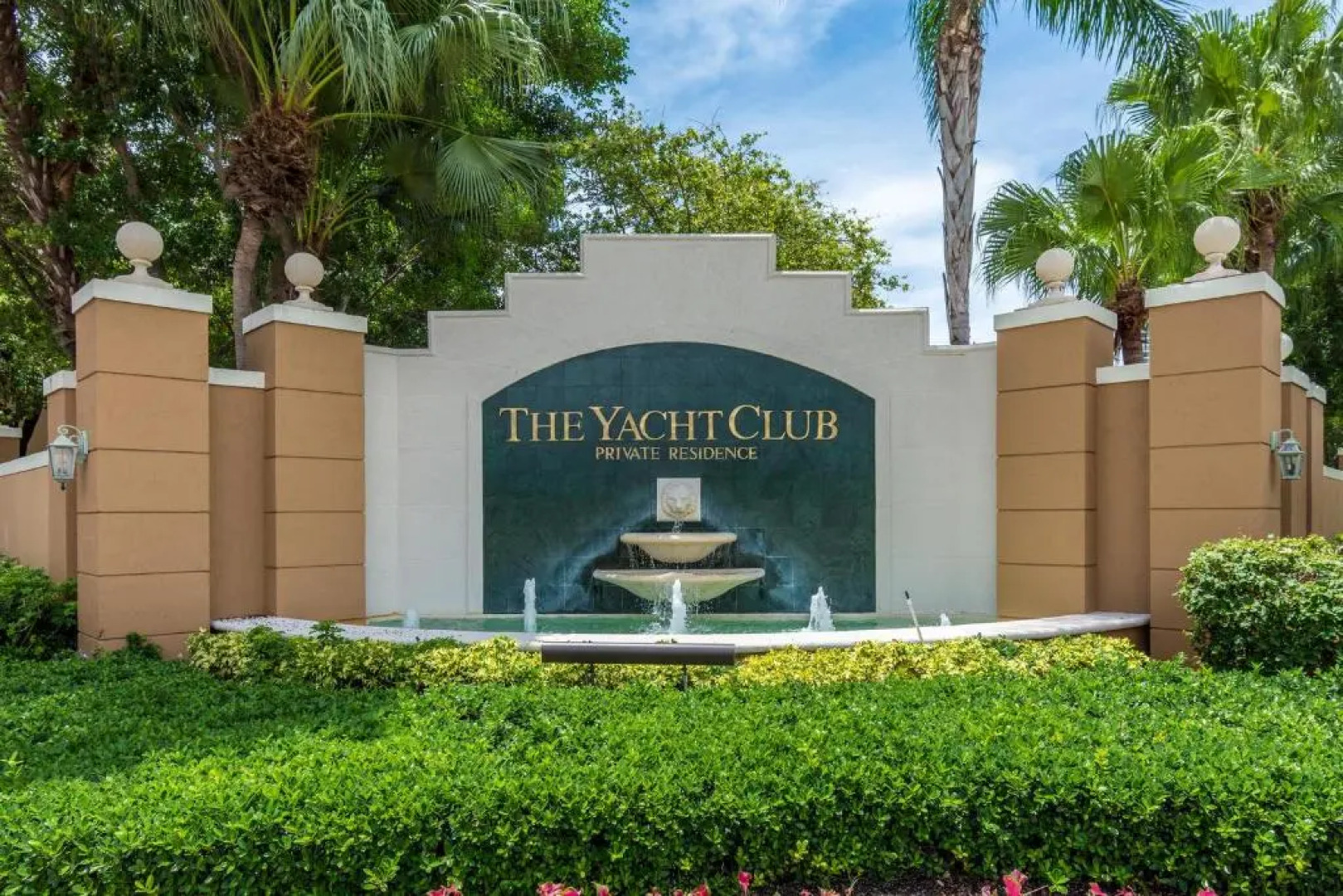 Yacht Club at Aventura Luxurious 1 Bed 1 Bath